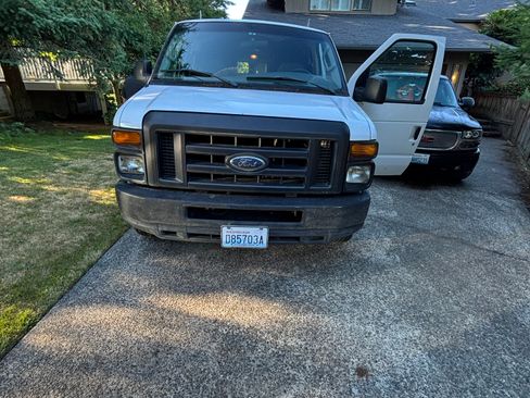 Used 2008 Ford E-350 and Econoline 350 Extended Super Duty RWD image 10
