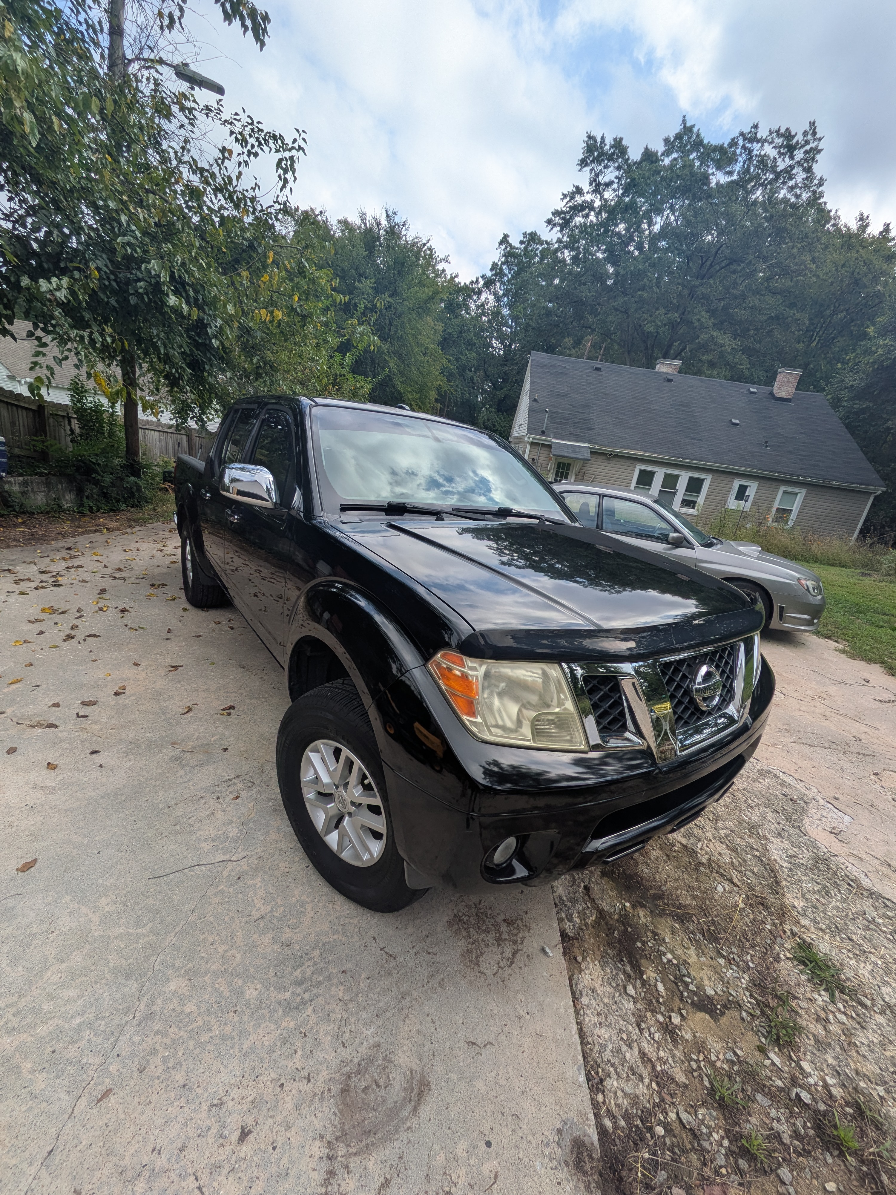Used 2014 Nissan Frontier SV w/ SV Value Truck Package RWD image 1