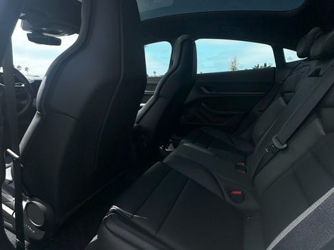 Used 2025 Porsche Taycan image 12