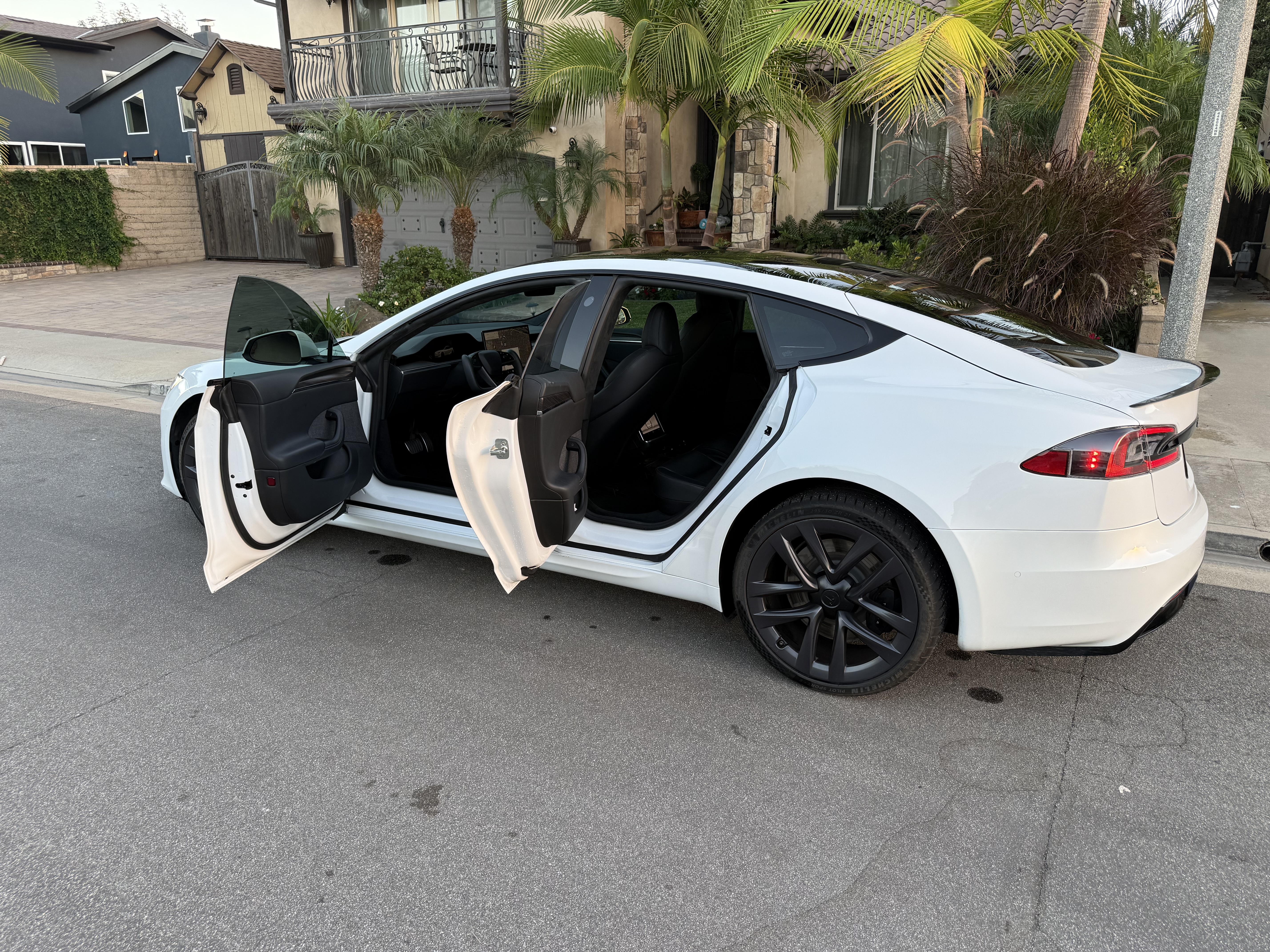 Used 2022 Tesla Model S Standard Range AWD/4WD image 12