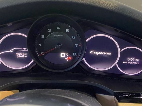 Used 2022 Porsche Cayenne Coupe AWD/4WD image 13