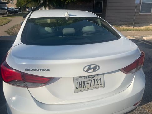 Used 2014 Hyundai Elantra SE image 10