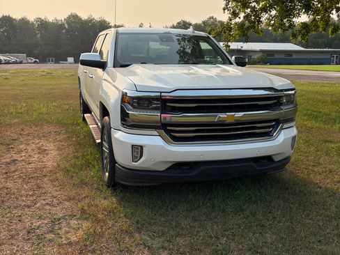 Used 2017 Chevrolet Silverado 1500 High Country AWD/4WD image 5