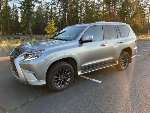 Used 2021 Lexus GX 460 Premium w/ Premium Package AWD/4WD image 4