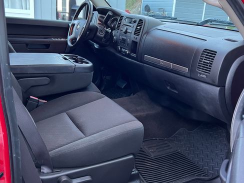 Used 2011 Chevrolet Silverado 2500 LT w/ Interior Plus Package image 23