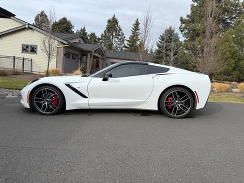 Used 2015 Chevrolet Corvette Stingray Coupe w/ 3LT Preferred Equipment Group image 2