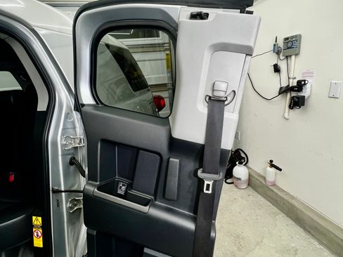 Used 2007 Toyota FJ Cruiser 2WD image 14