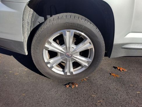 Used 2017 GMC Terrain SLT image 13