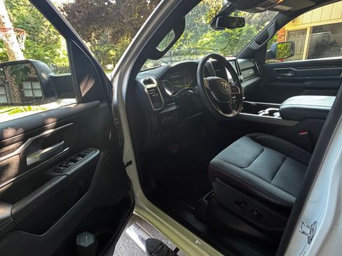 Used 2019 RAM 1500 Big Horn AWD/4WD image 12