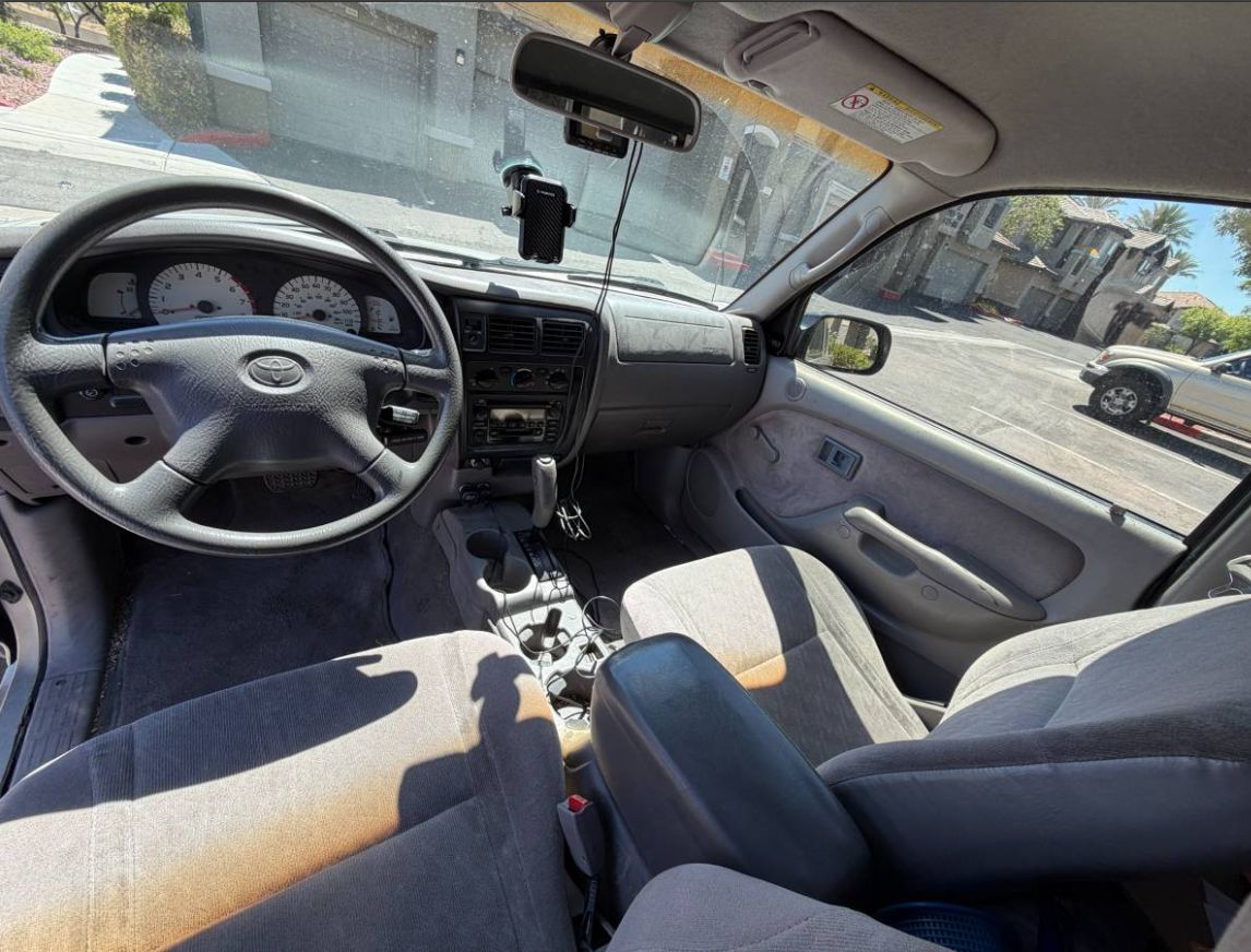 Used 2004 Toyota Tacoma PreRunner RWD image 10