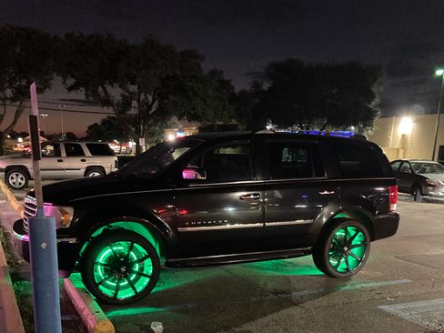 Used 2007 Chrysler Aspen Limited image 6