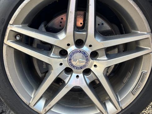 Used 2016 Mercedes-Benz E 400 4MATIC Sedan image 10