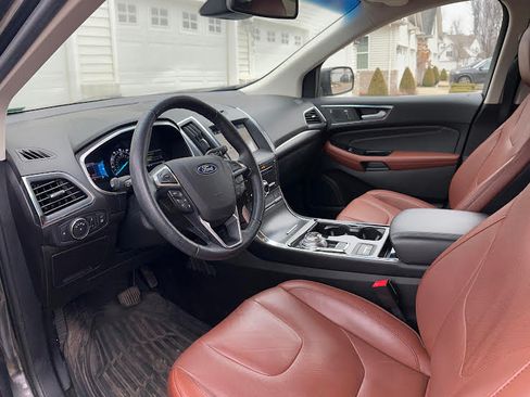 Used 2019 Ford Edge Titanium w/ Equipment Group 301A image 19