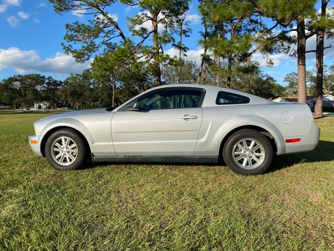 Used 2007 Ford Mustang Coupe RWD image 1