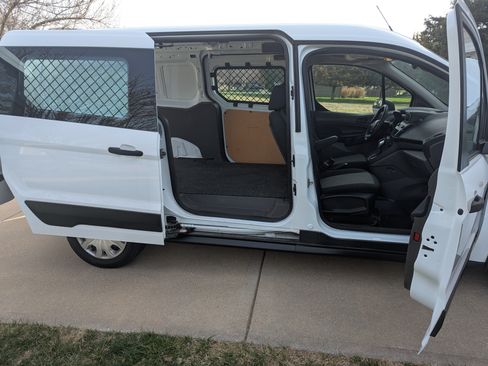 Used 2019 Ford Transit Connect XL image 5