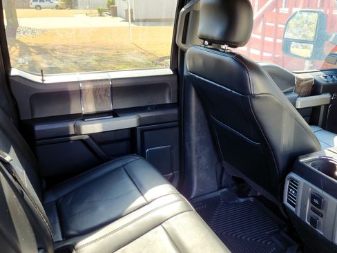 Used 2017 Ford F450 Lariat image 20