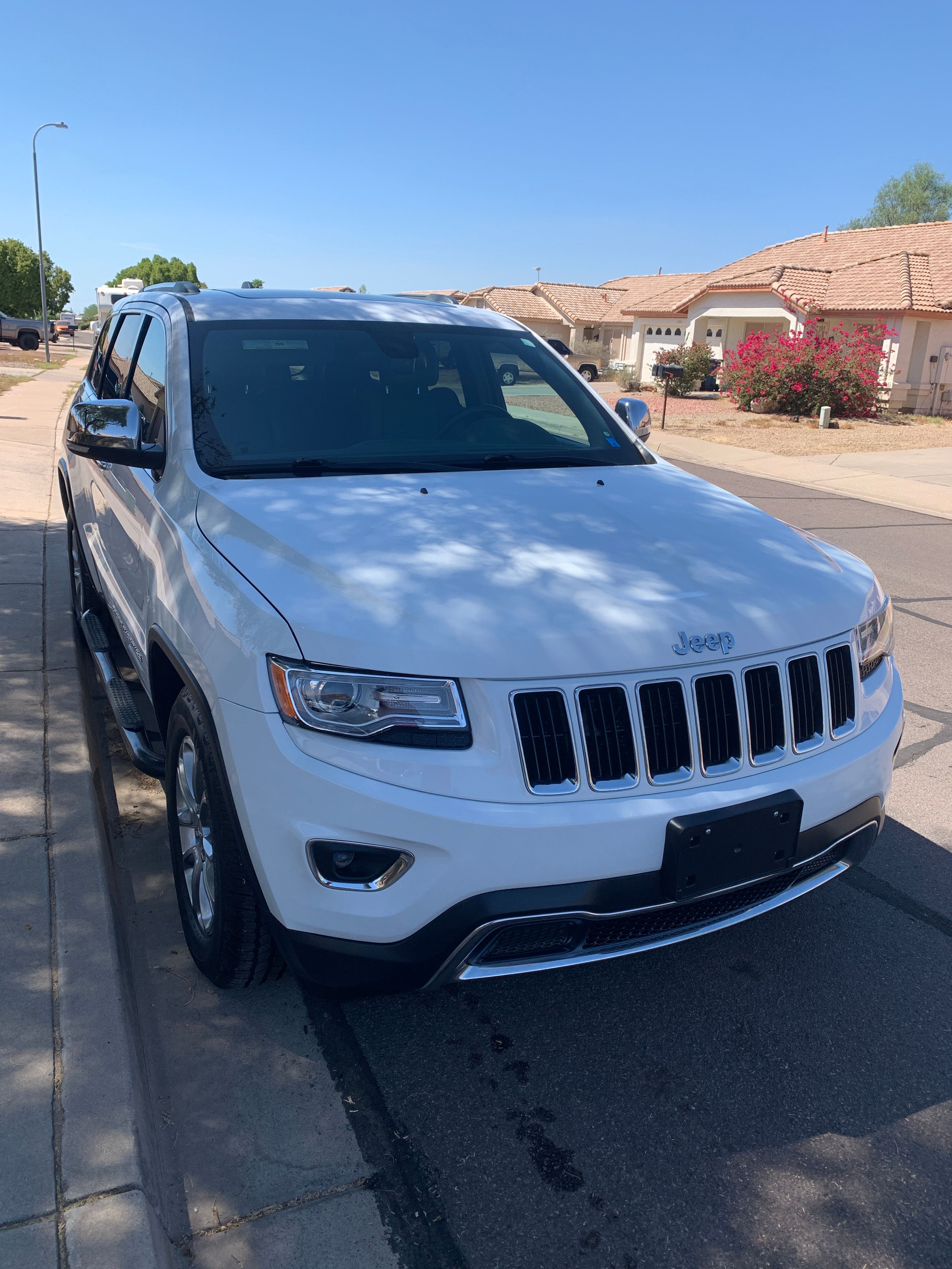 Used 2015 Jeep Grand Cherokee Limited w/ Luxury Group II AWD/4WD image 1