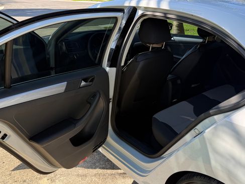 Used 2017 Volkswagen Jetta S image 24