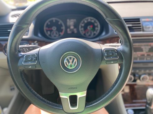 Used 2013 Volkswagen Passat TDI SEL Premium image 9