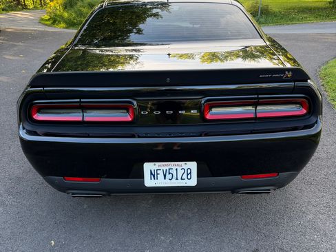 Used 2022 Dodge Challenger R/T Scat Pack RWD image 6