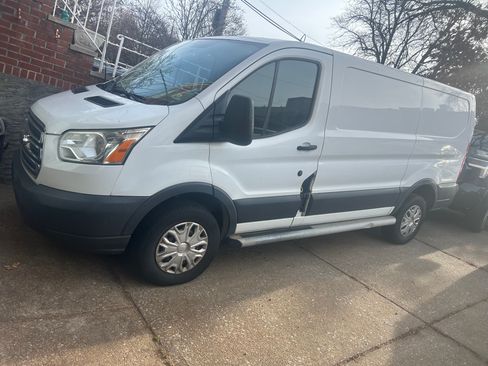 Used 2015 Ford Transit 250 130 Low Roof w/ Exterior Upgrade Package image 5