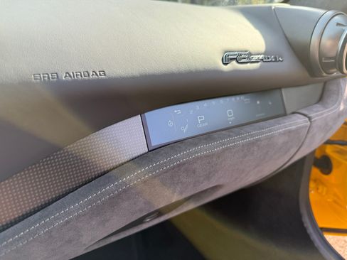Used 2021 Ferrari F8 Tributo RWD image 20