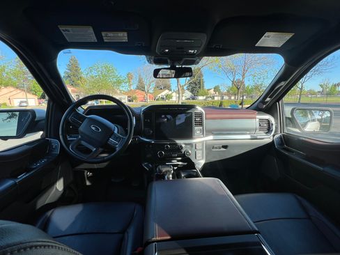 Used 2022 Ford F150 Lariat w/ Max Trailer Tow Package image 8