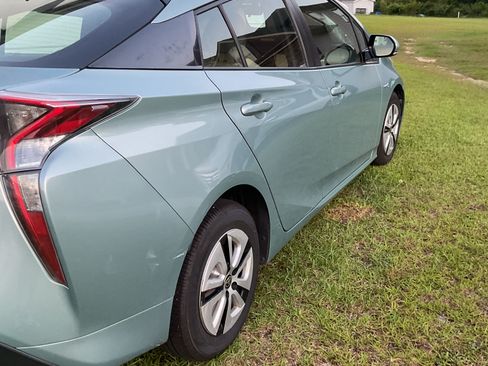 Used 2016 Toyota Prius Three FWD image 2