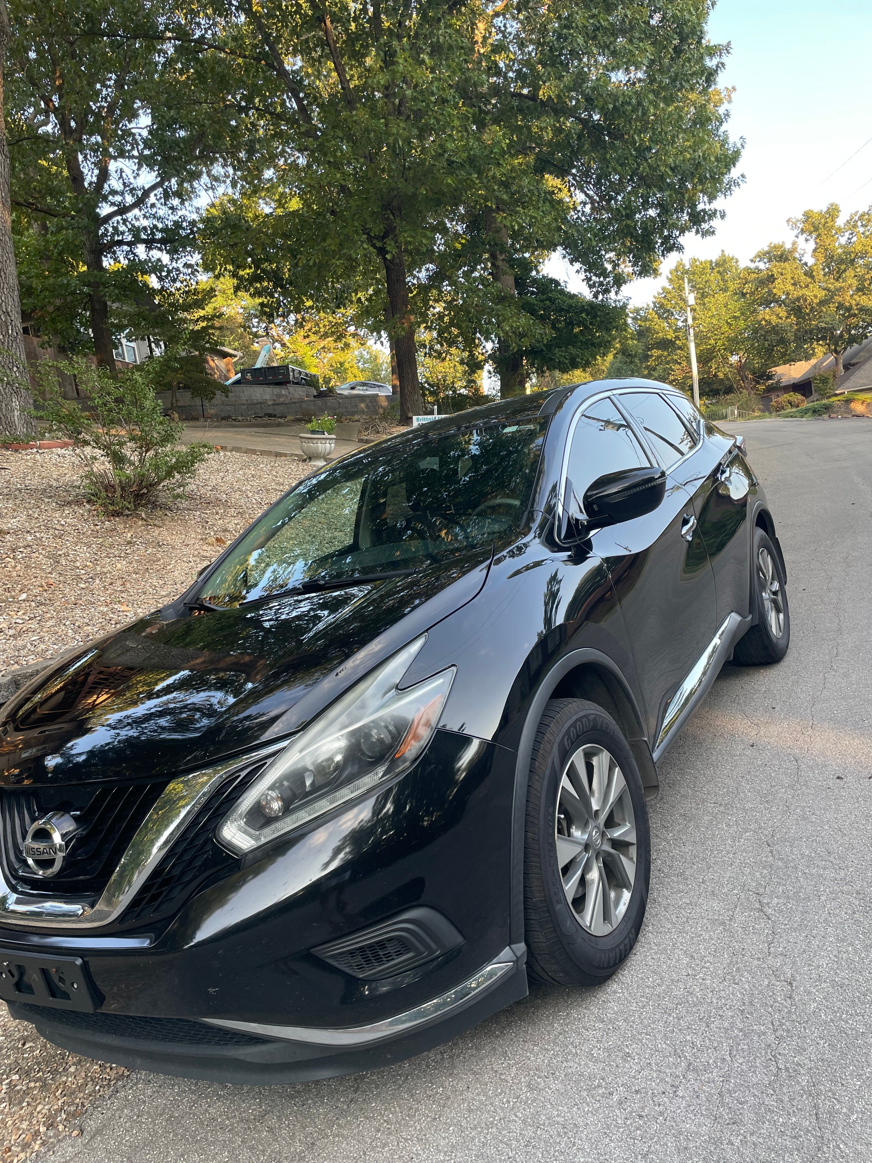 Used 2018 Nissan Murano S FWD image 2