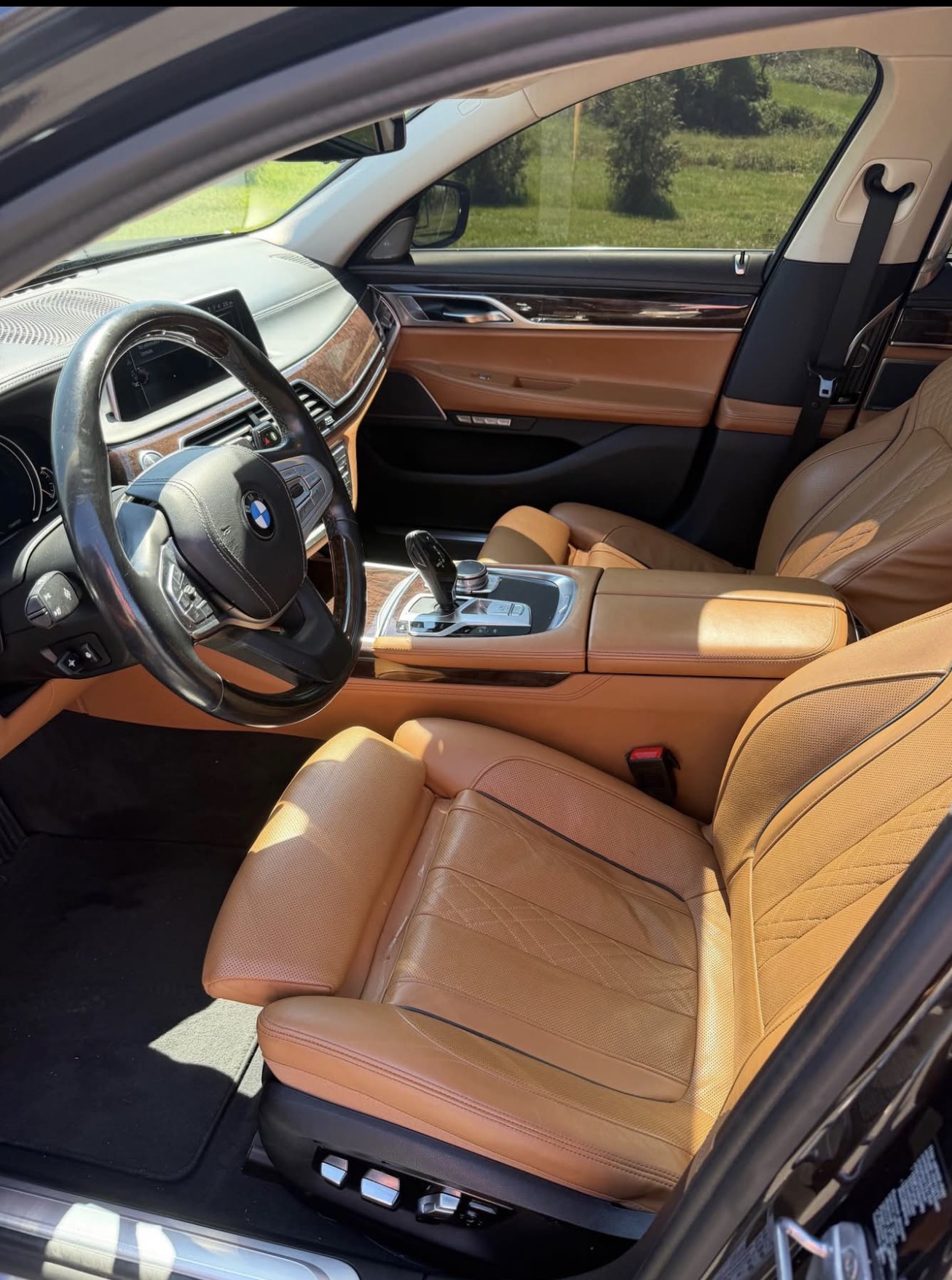 Used 2016 BMW 750i xDrive AWD/4WD image 12