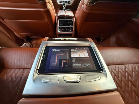 Used 2020 BMW M760i xDrive w/ Luxury Rear Seating Package image 24