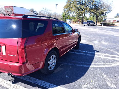 Used 2009 Cadillac SRX AWD w/ Third Row Seating Package image 4