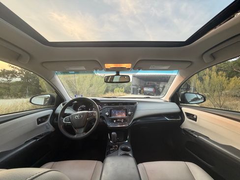 Used 2016 Toyota Avalon Touring image 8