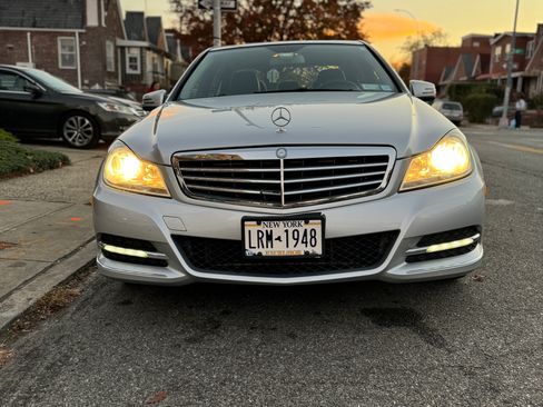 Used 2012 Mercedes-Benz C 300 4MATIC Sedan image 4
