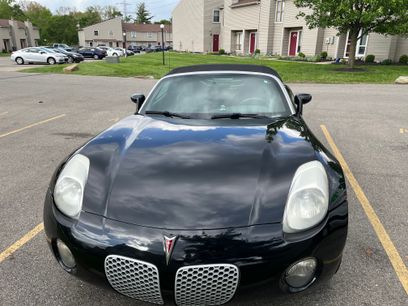 Used 2007 Pontiac Solstice Convertible w/ Premium Package