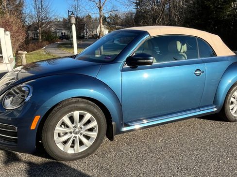 Used 2019 Volkswagen Beetle 2.0T S image 4