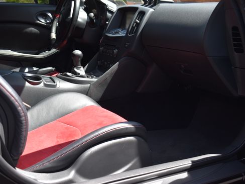 Used 2015 Nissan 370Z NISMO RWD image 13
