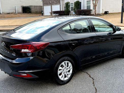 Used 2019 Hyundai Elantra SEL image 8