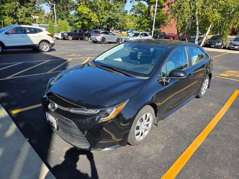 Used 2023 Toyota Corolla LE image 4