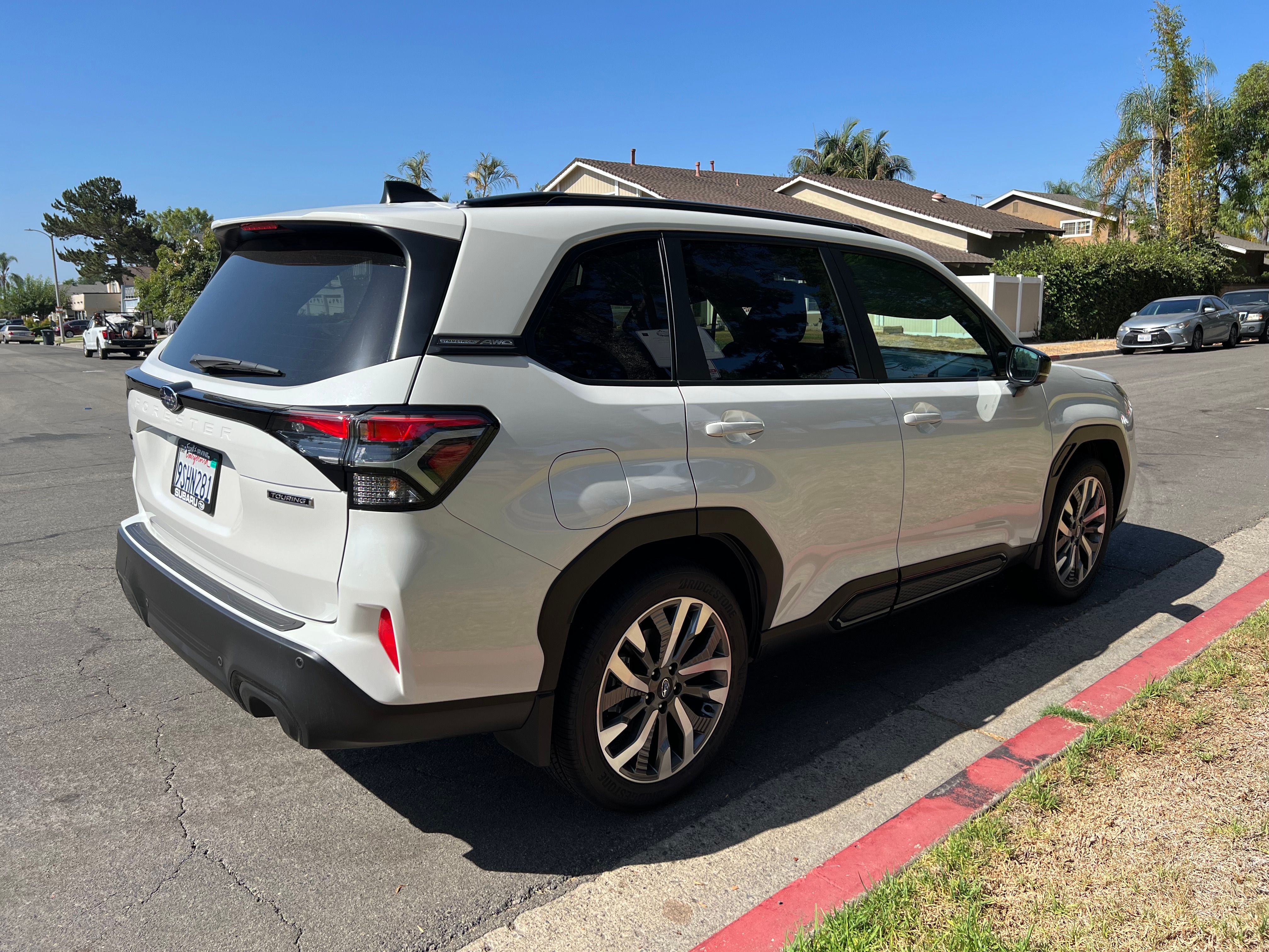 Used 2025 Subaru Forester Touring w/ Popular Package - Touring AWD/4WD image 1