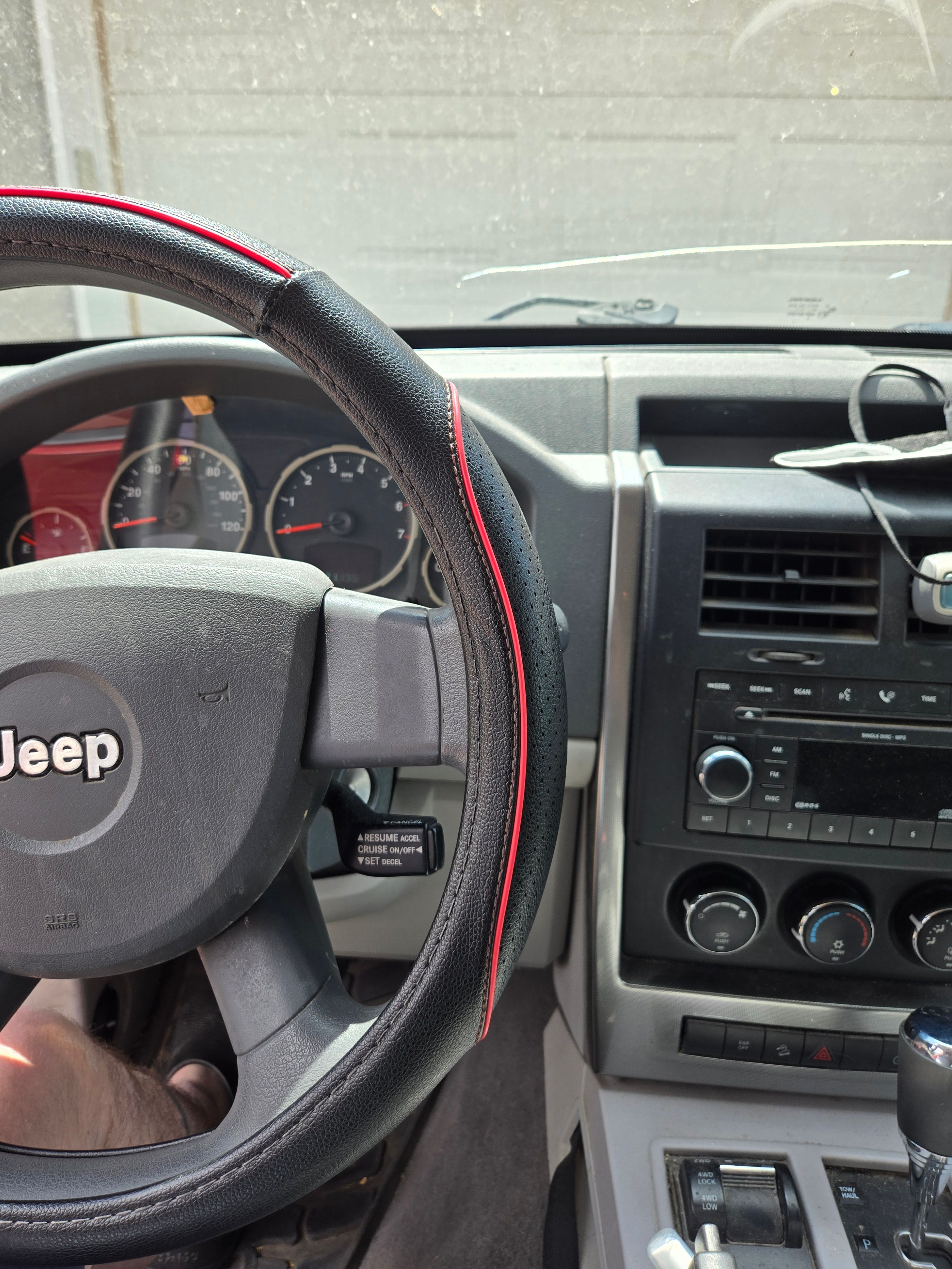 Used 2008 Jeep Liberty Sport w/ Popular Equipment Group AWD/4WD image 9