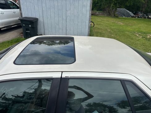 Used 1993 Cadillac Seville FWD image 5