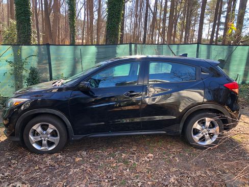 Used 2016 Honda HR-V LX image 13