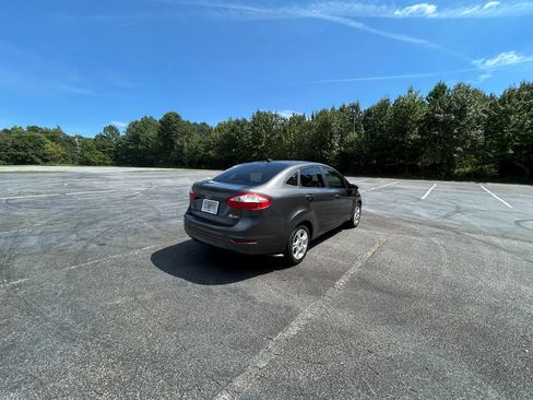 Used 2015 Ford Fiesta SE FWD image 8