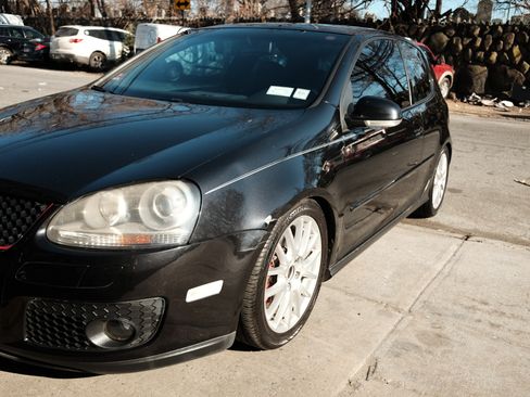 Used 2006 Volkswagen GTI 2.0T 2-Door image 26