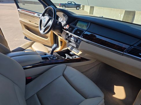 Used 2013 BMW X5 xDrive35i image 6