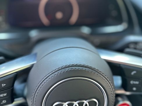 Used 2021 Audi R8 V10 w/ Premium Package image 28