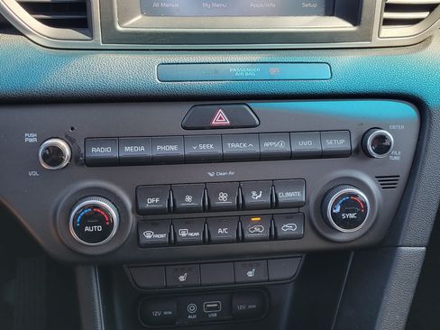 Used 2017 Kia Sportage LX w/ LX Popular Package image 11