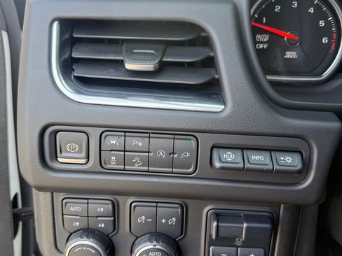 Used 2021 Chevrolet Suburban High Country w/ Premium Package image 13