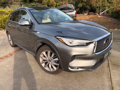 Used 2019 INFINITI QX50 Essential w/ Premium Heat Package image 8